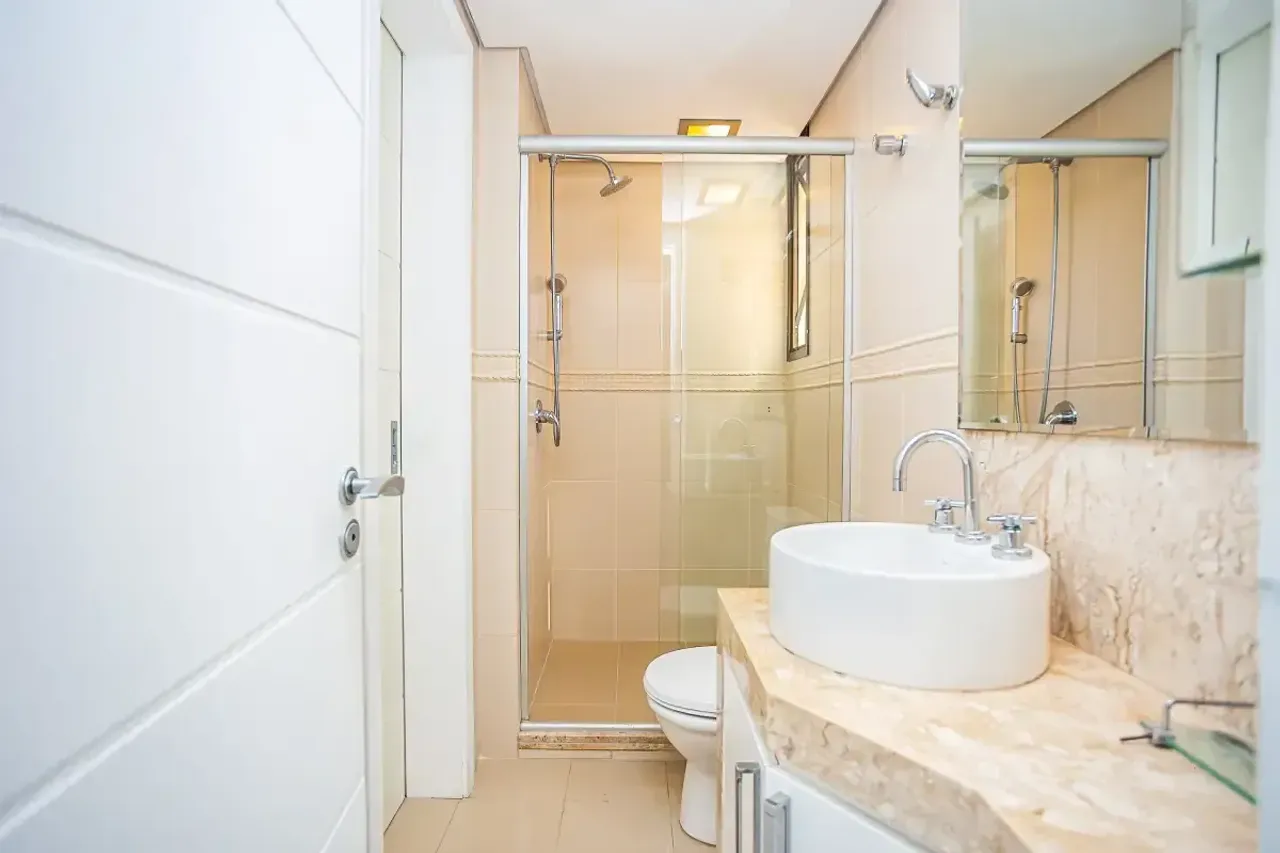 3-bedroom apartment with a closed gas kitchen — photo 9