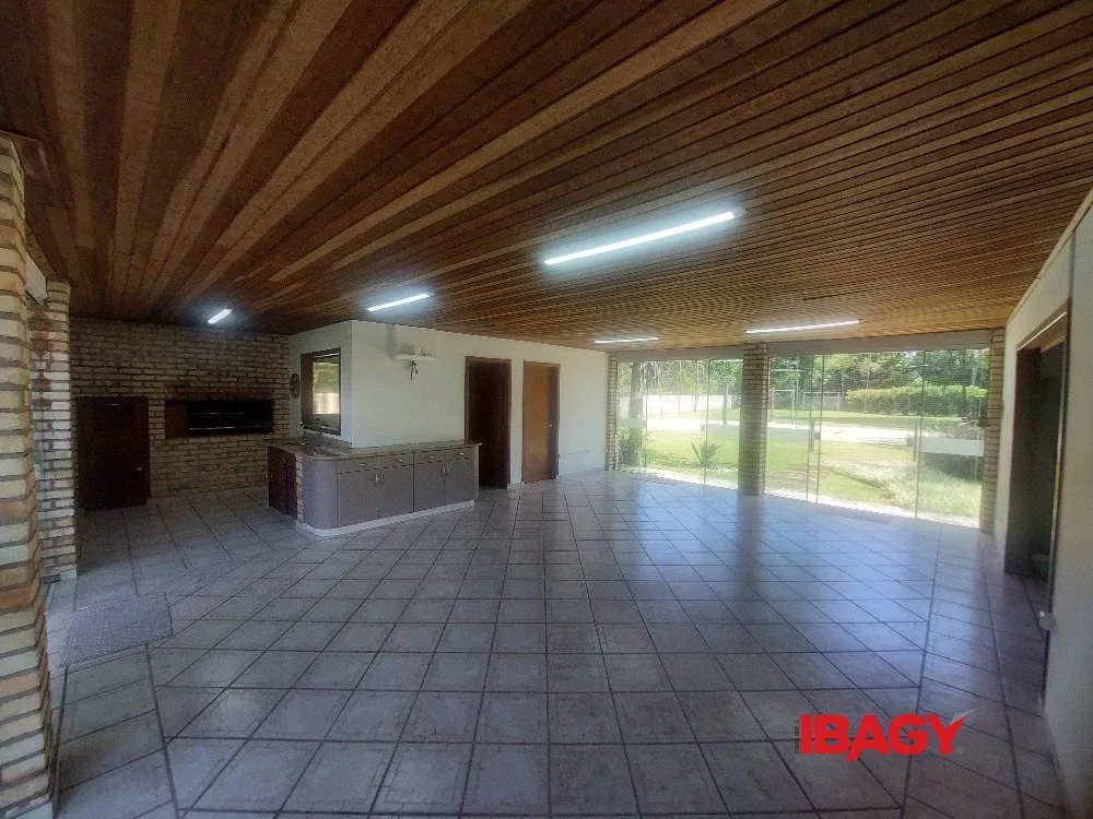 Furnished house with 5 bedrooms on 5200 m² — photo 71