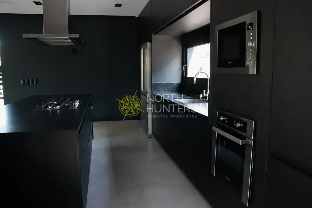 Casa mobiliada de 5 suítes com 646 m² e 4 vagas — photo 41