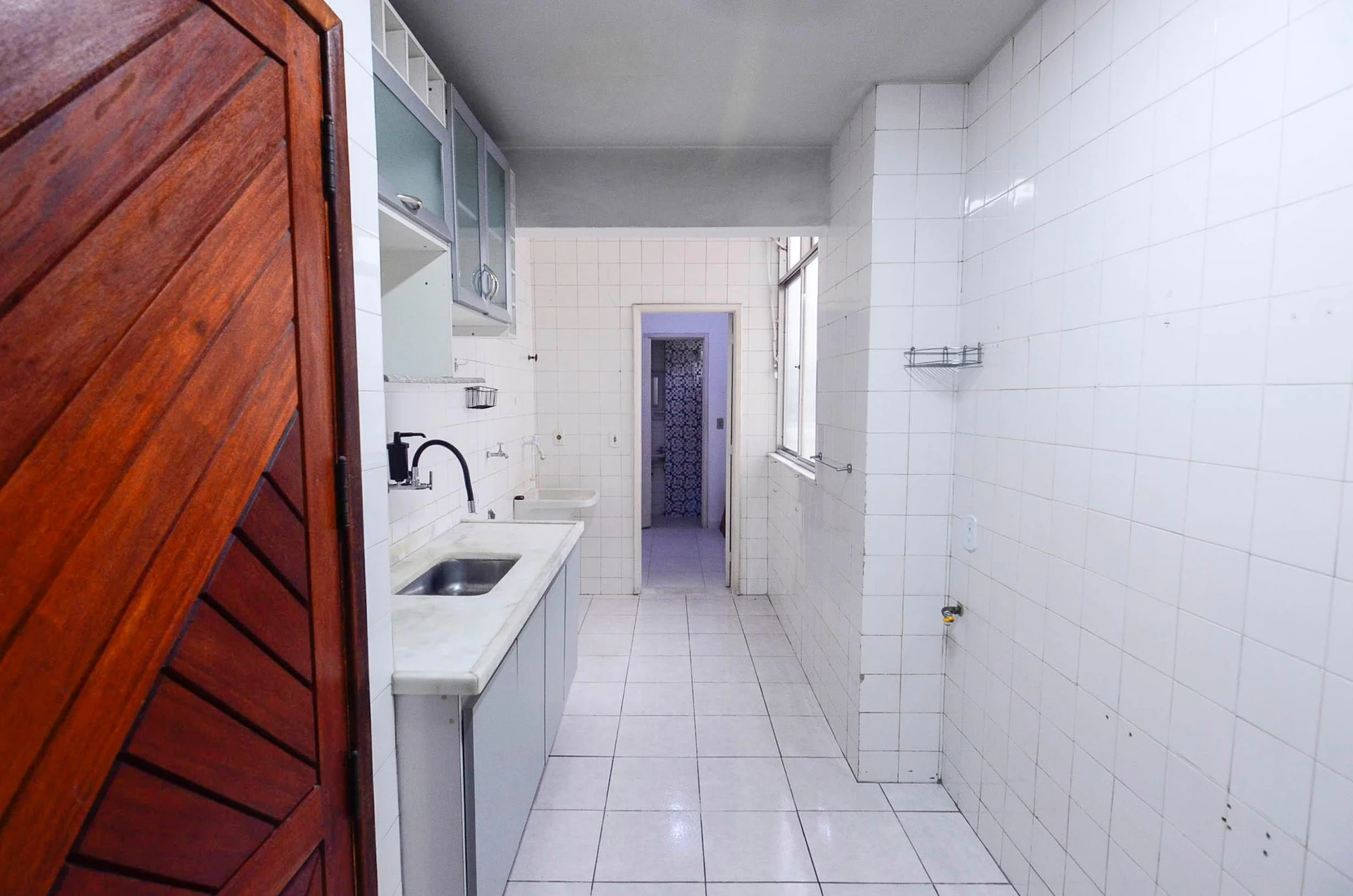Unfurnished apartment with 2 bedrooms and a balcony — photo 49