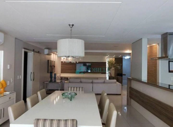 Garden apartment with 4 en-suite bedrooms and 318 m² — photo 2