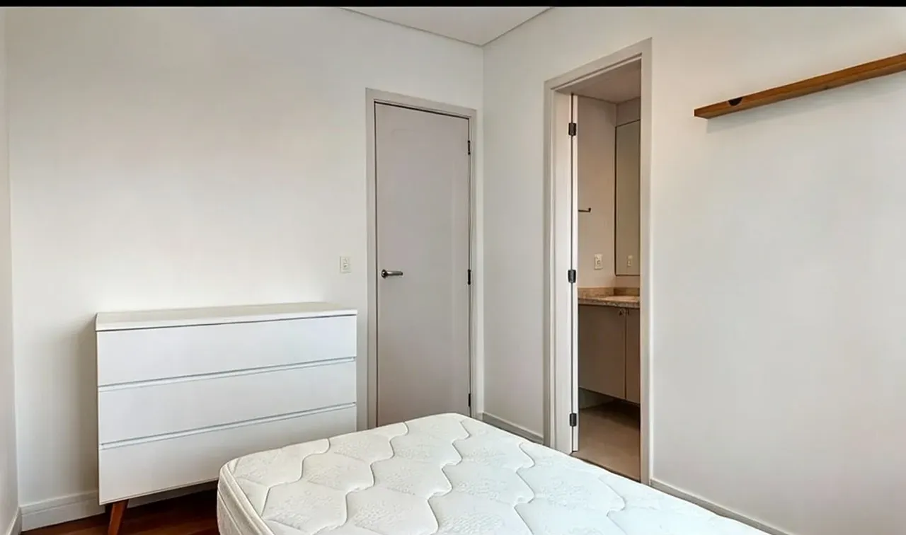 4-bedroom apartment with a park view in Curitiba — photo 4