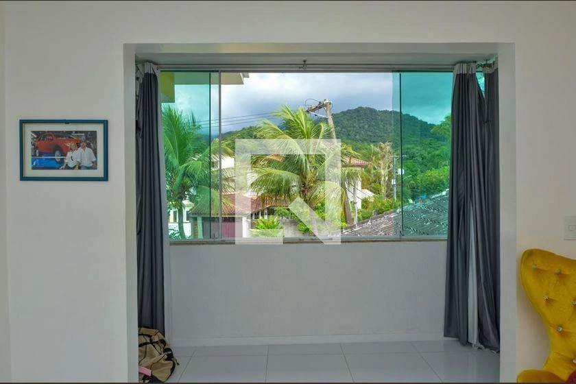 380 m² house with 4 bedrooms and air conditioning — photo 17