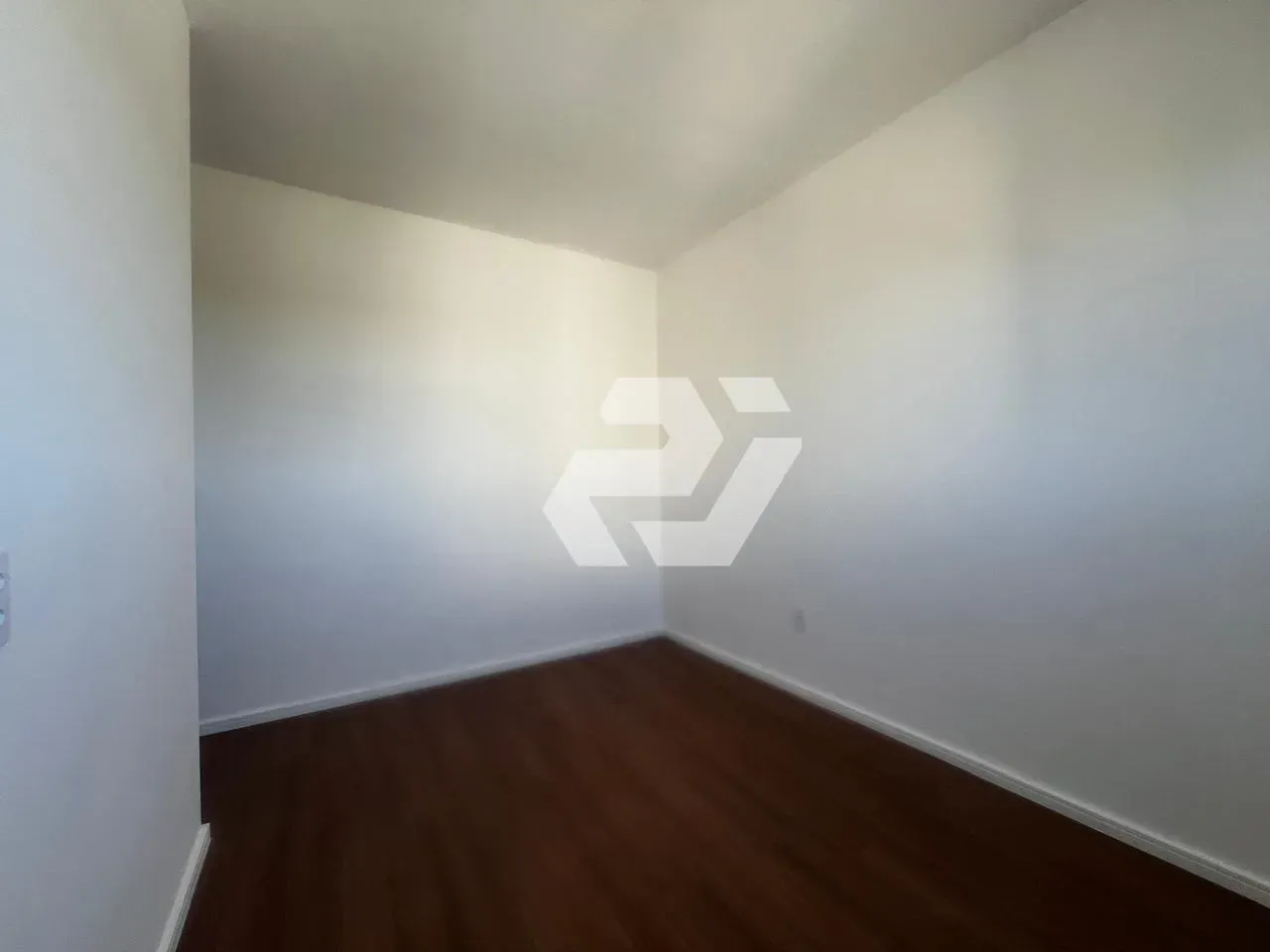 Unfurnished apartment with 2 bedrooms and a balcony — photo 9
