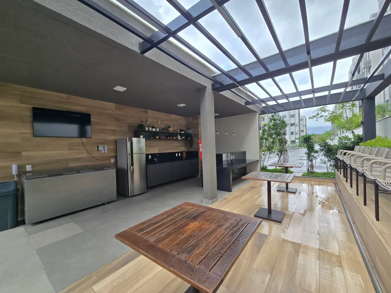 Garden apartment with 2 bedrooms and 1 bathroom — photo 19