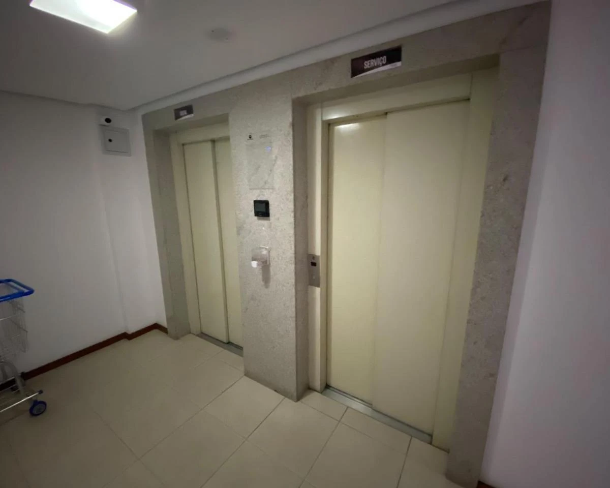 3-bedroom apartment with a water view — photo 23