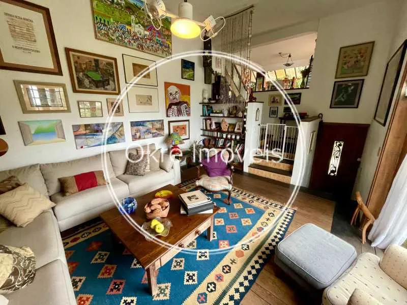 House in a gated community with 4 bedrooms and 5 baths — photo 4