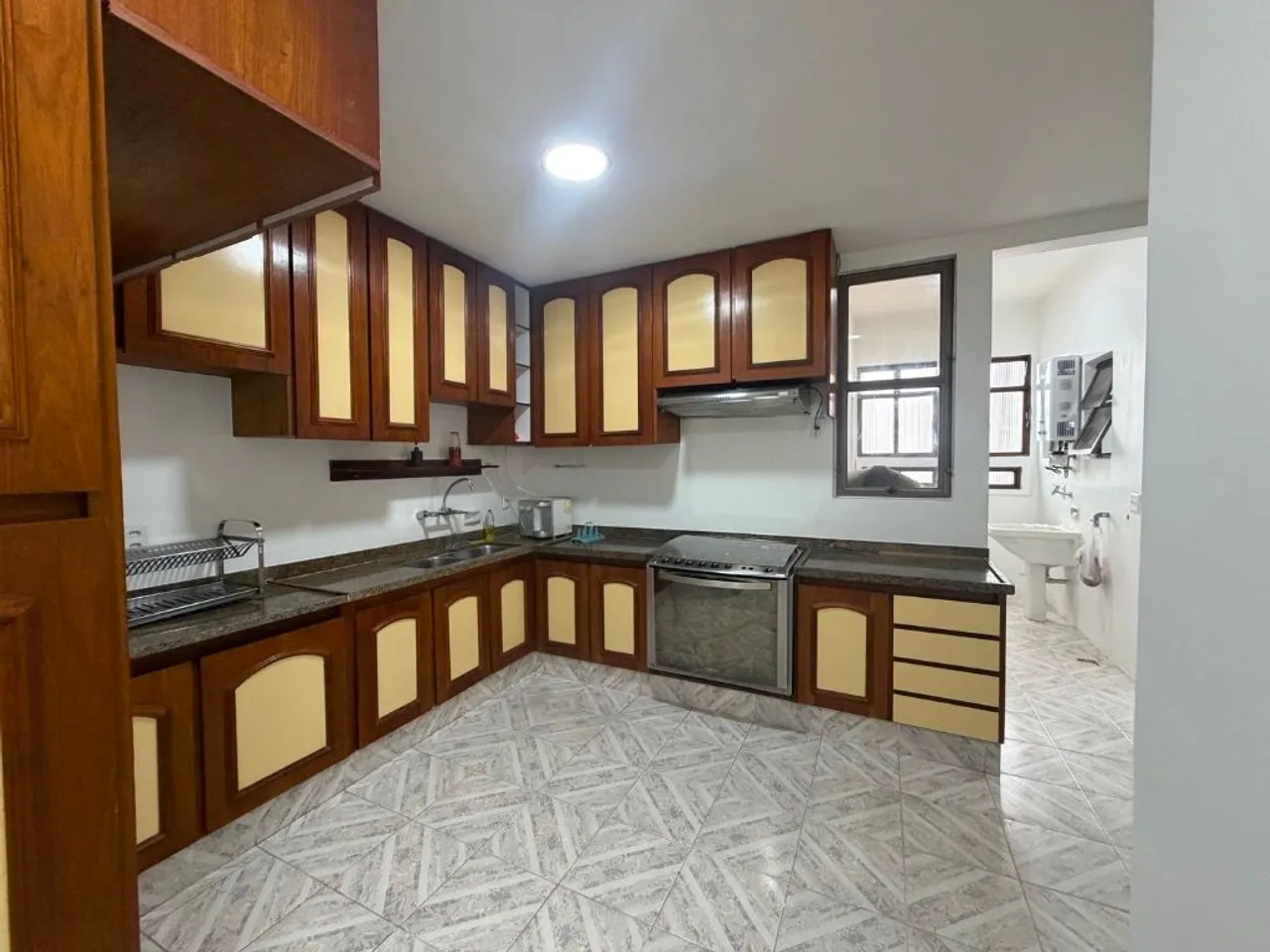 Rental apartment with 4 bedrooms and 4 bathrooms — photo 3