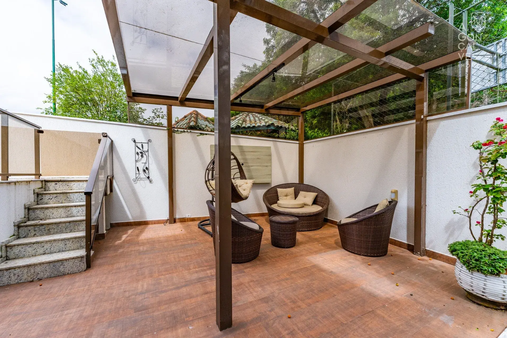 Unfurnished house with 4 bedrooms and 5 bathrooms — photo 39