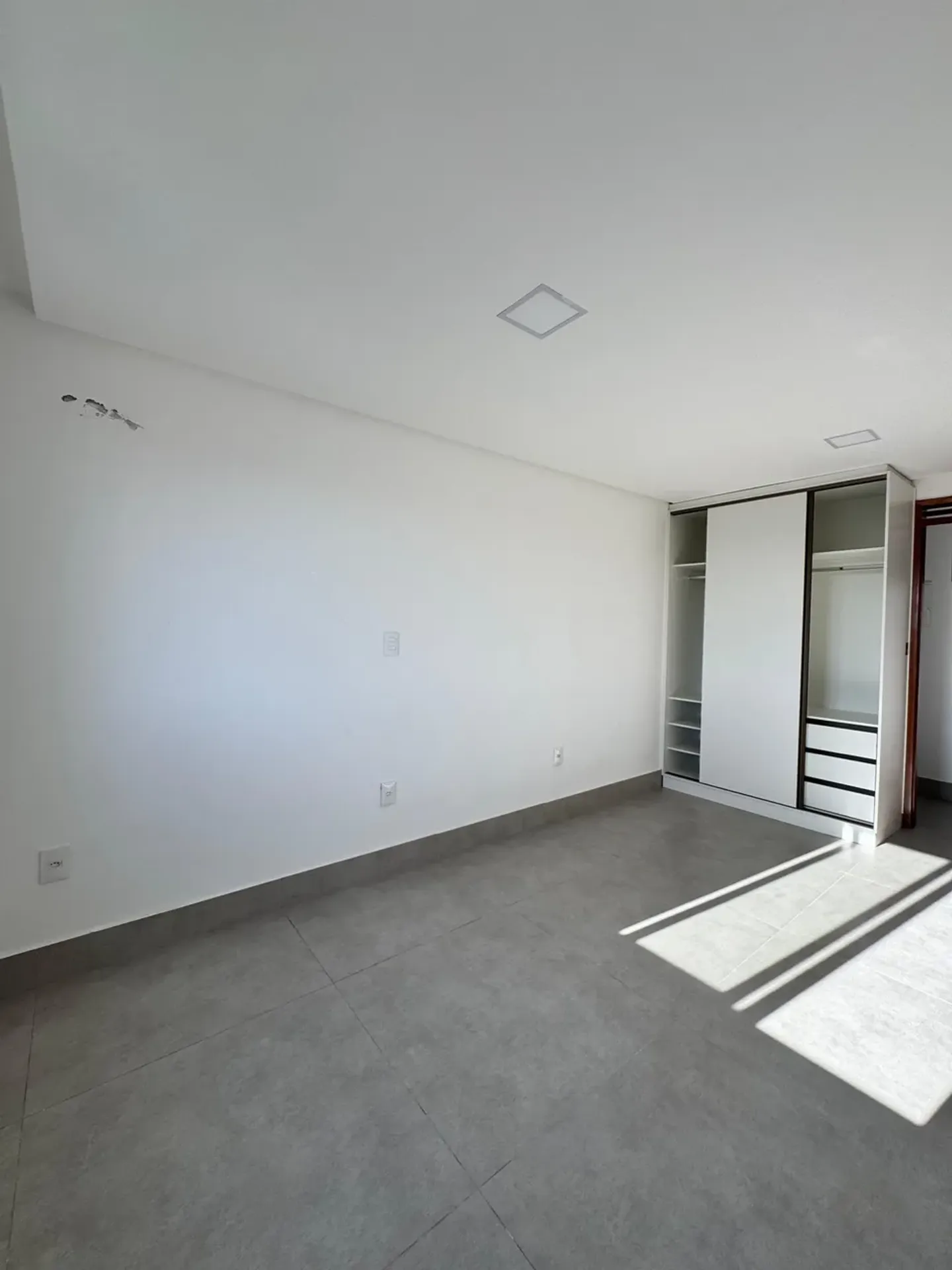 Квартира 145 м² з 4 спальнями-сюїтами та паркуванням — photo 4