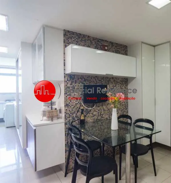 Furnished duplex-style cover with 4 bedrooms and 4 baths — photo 18
