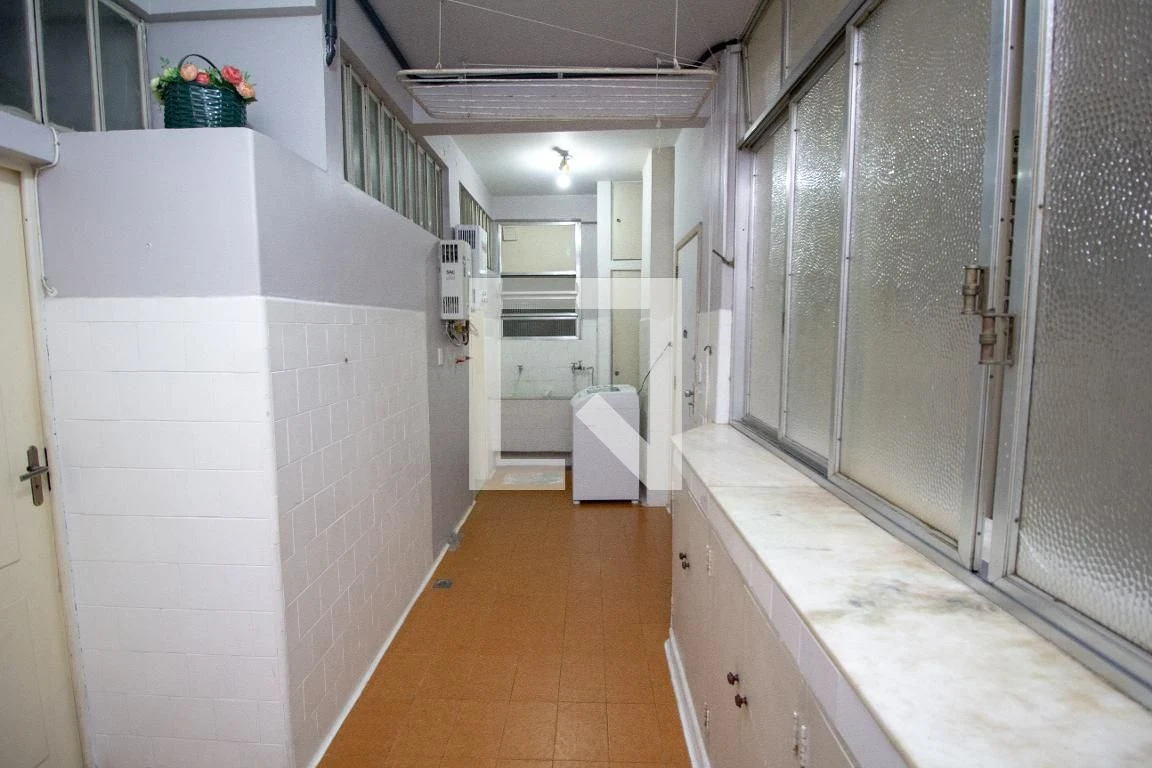 Furnished apartment with 3 bedrooms and 5 bathrooms — photo 31