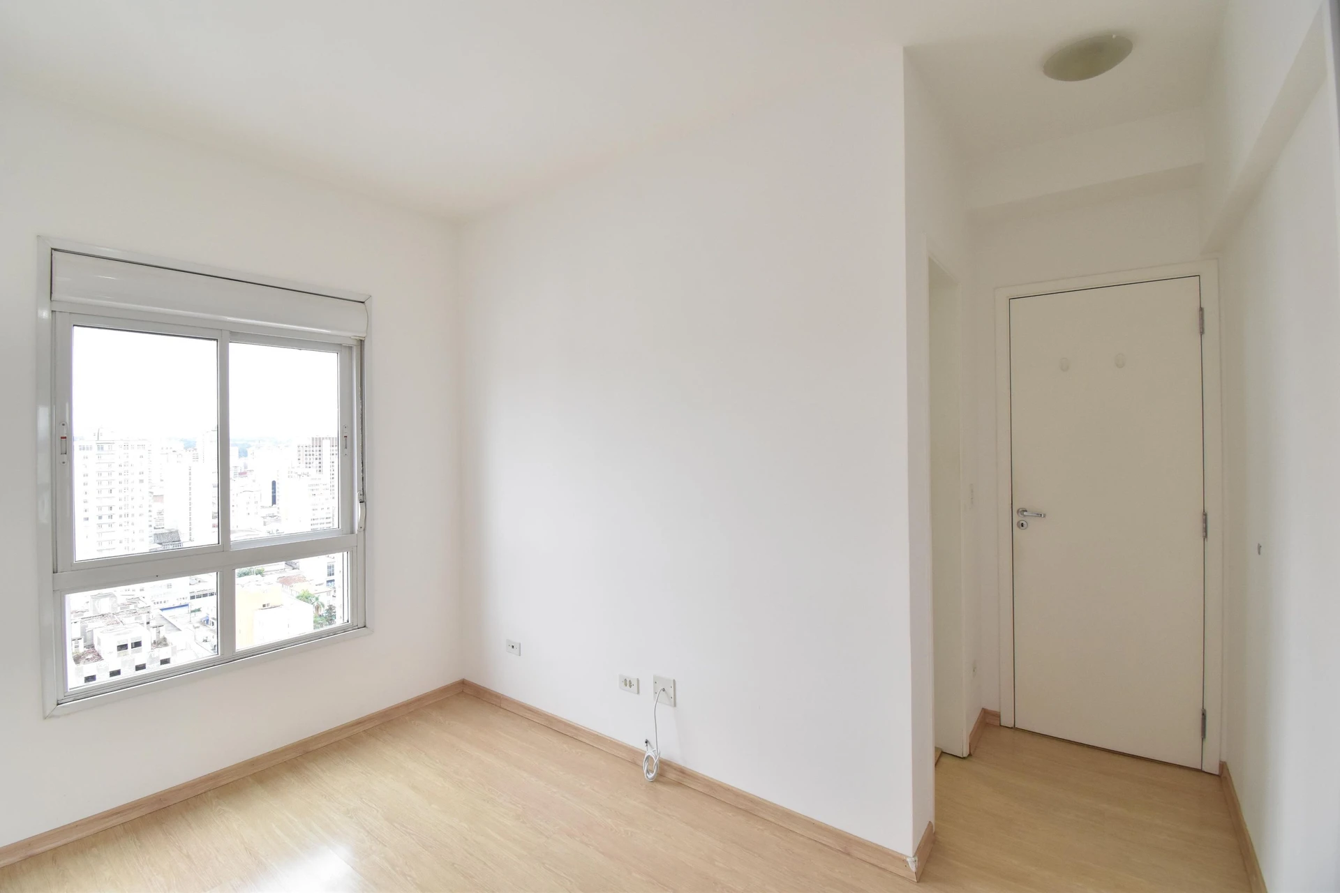2-bedroom apartment with a grill on the balcony — photo 8