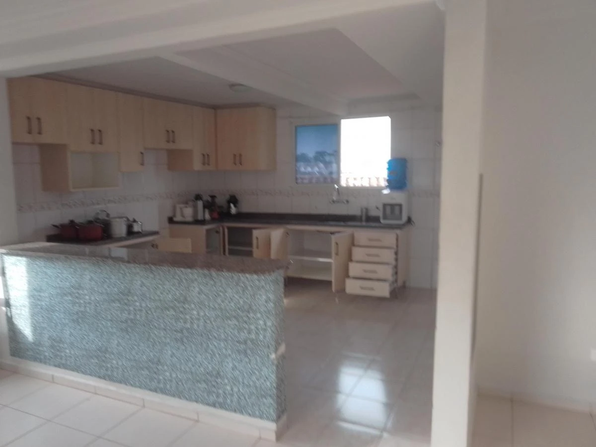 Casa con 5 dormitorios, 5 baños y cocina cerrada — photo 24