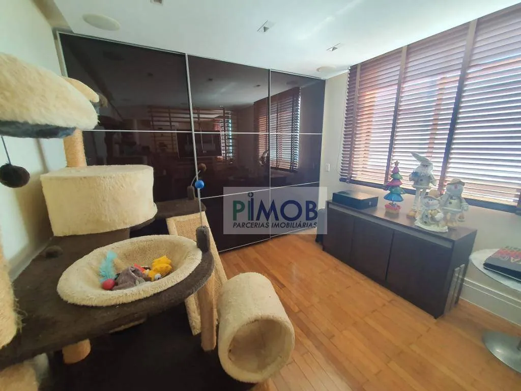 Furnished 260 m² apartment on the 23rd floor with 3 spots — photo 72
