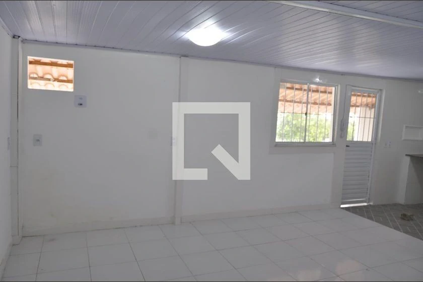 Unfurnished studio with balcony and private garden — photo 10