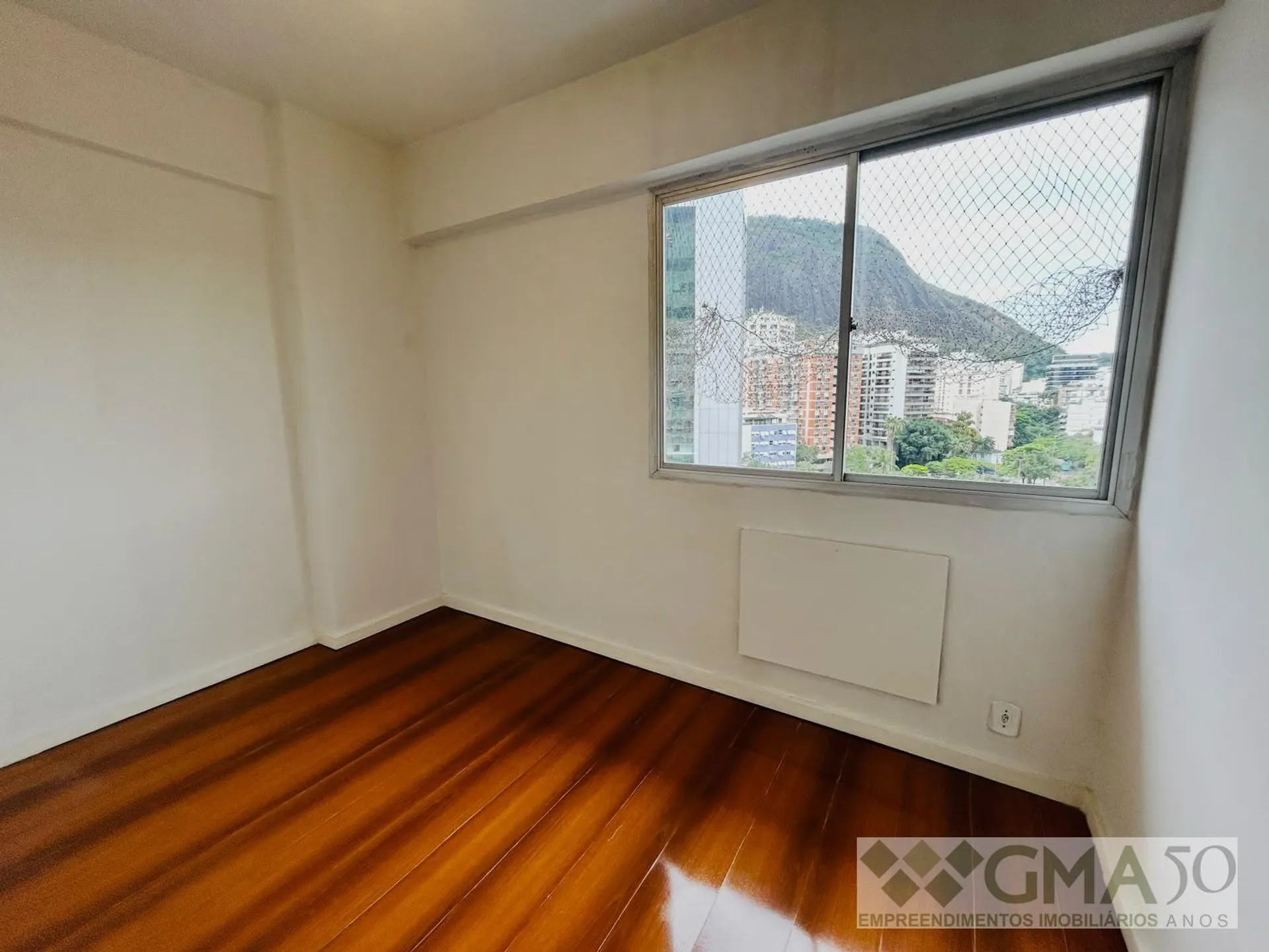 2-bedroom apartment with a washing machine — photo 11