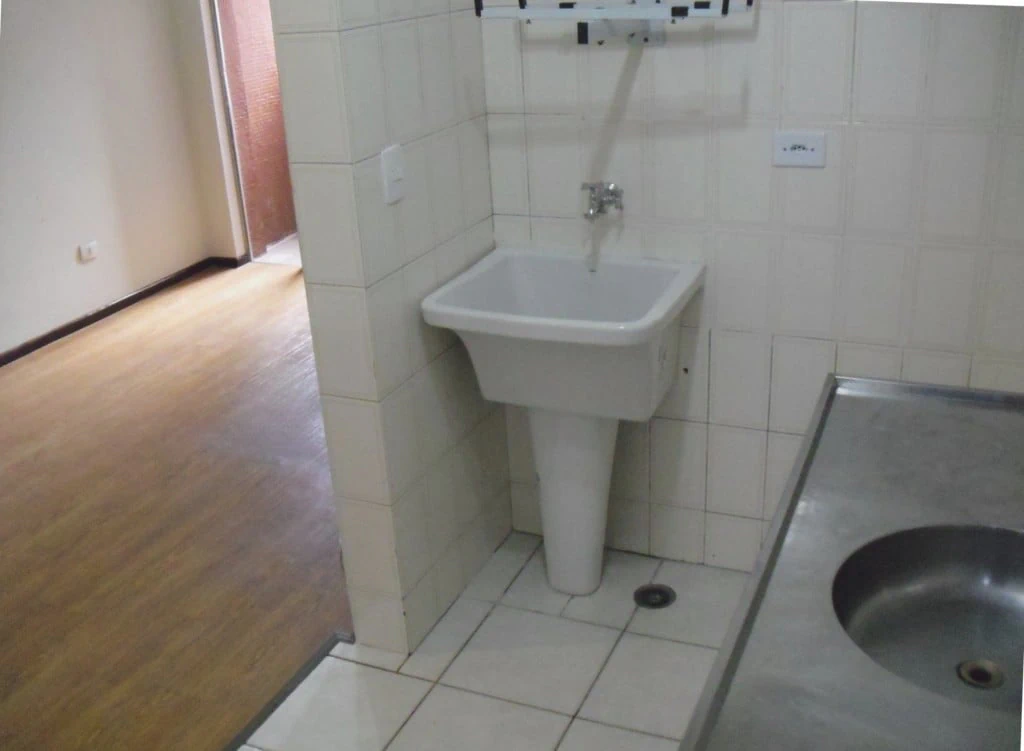 Apartamento com piso de madeira ou laminado, Centro — photo 11