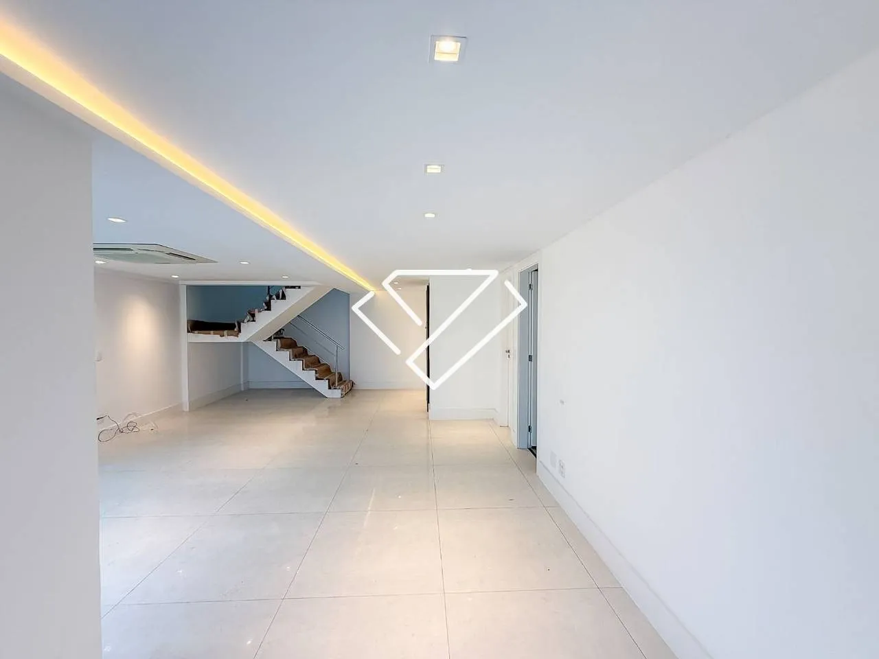 Water view in a 3-bedroom apartment, 660 m² — photo 19