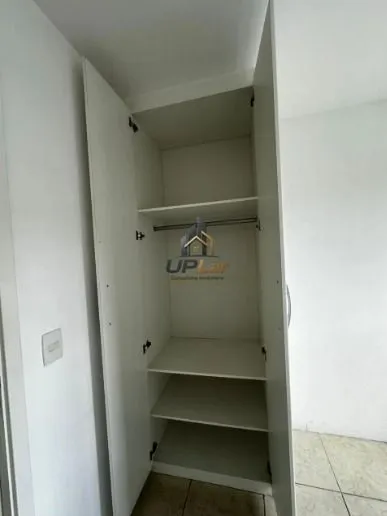 3-bedroom apartment in a building with a gym — photo 16