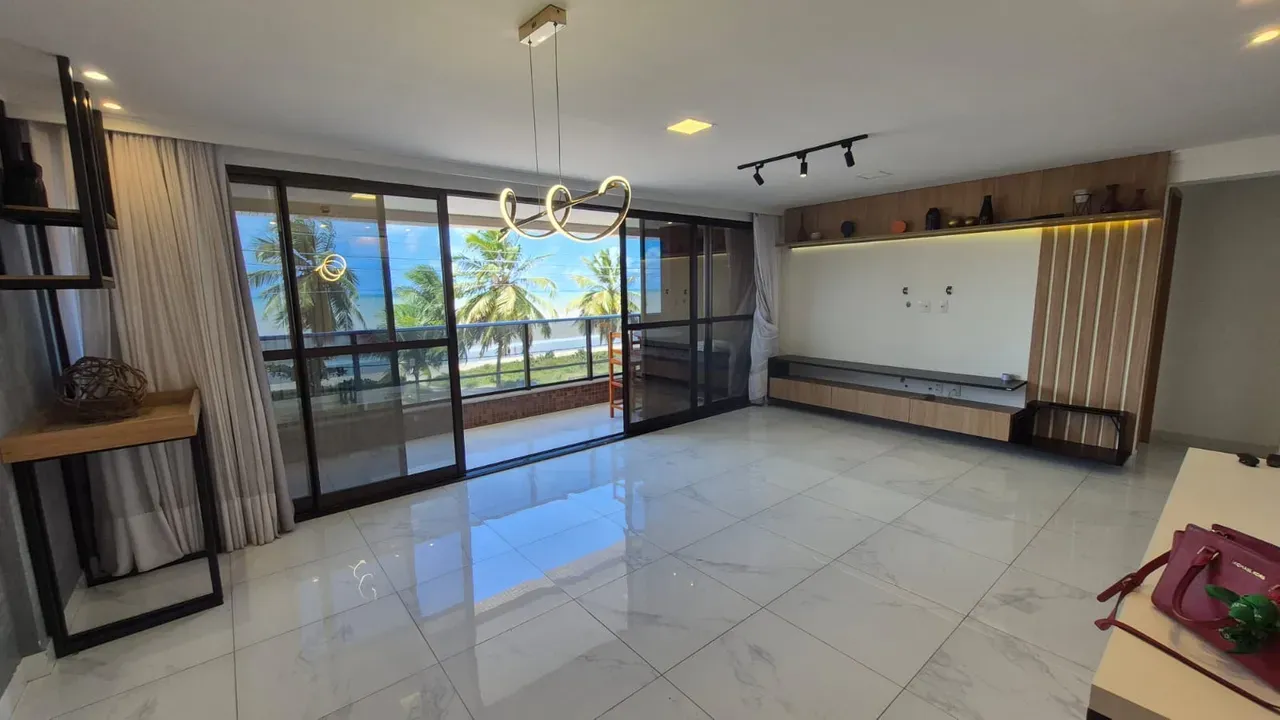 Apartment on the 4th floor with floor-to-ceiling windows — photo 6