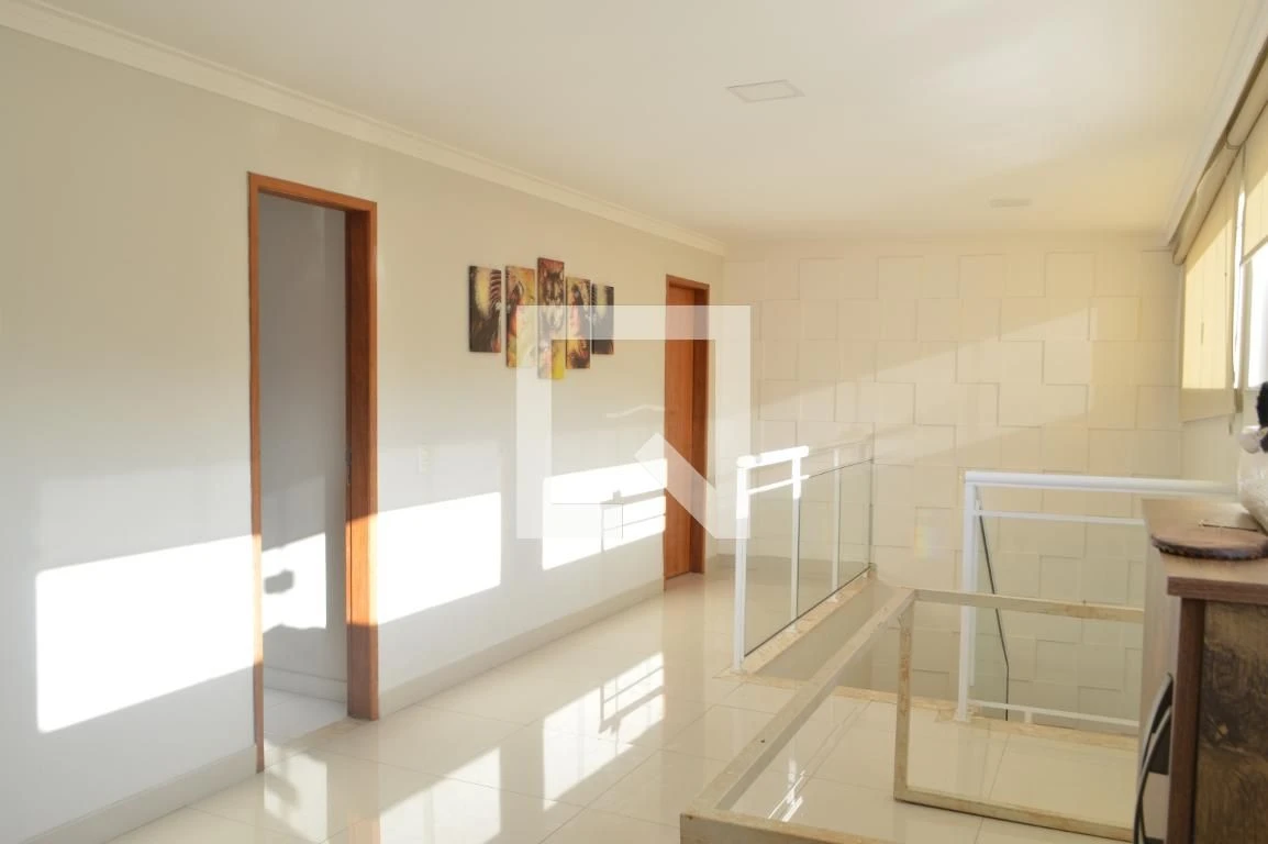 Casa de 5 quartos com 3 suítes e varanda fechada — photo 73