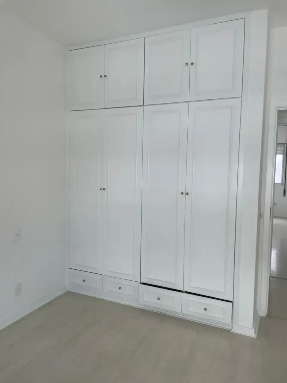 Unfurnished apartment with 5 bedrooms and 4 bathrooms — photo 8