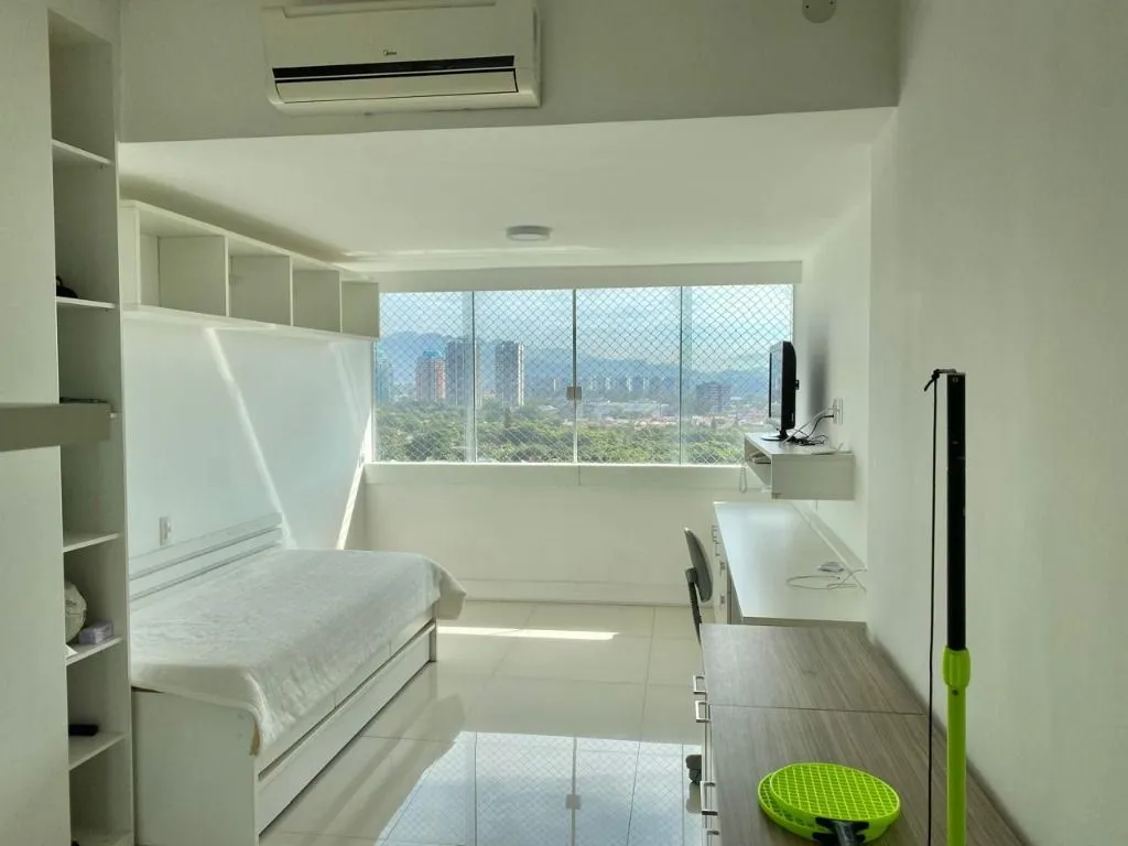 Apartment on the 12th floor with a mountain view — photo 4