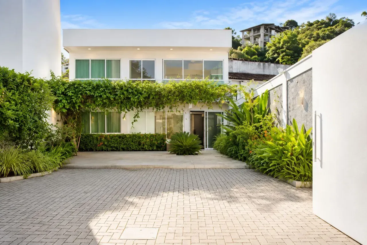 Unfurnished house with 5 bedrooms and 5 bathrooms, 266 m² — photo 5
