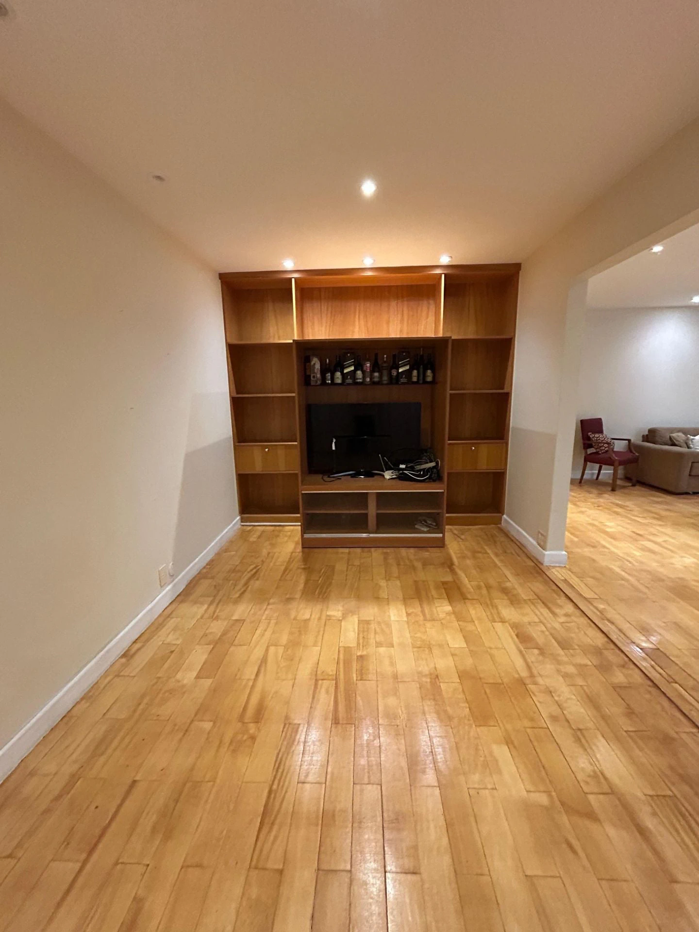 Furnished apartment, 185 m², with a washing machine — photo 15