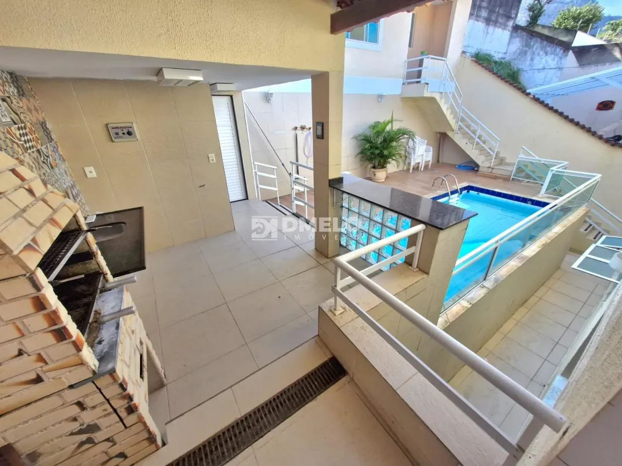 4-bedroom house with a bathtub in Rio de Janeiro — photo 24