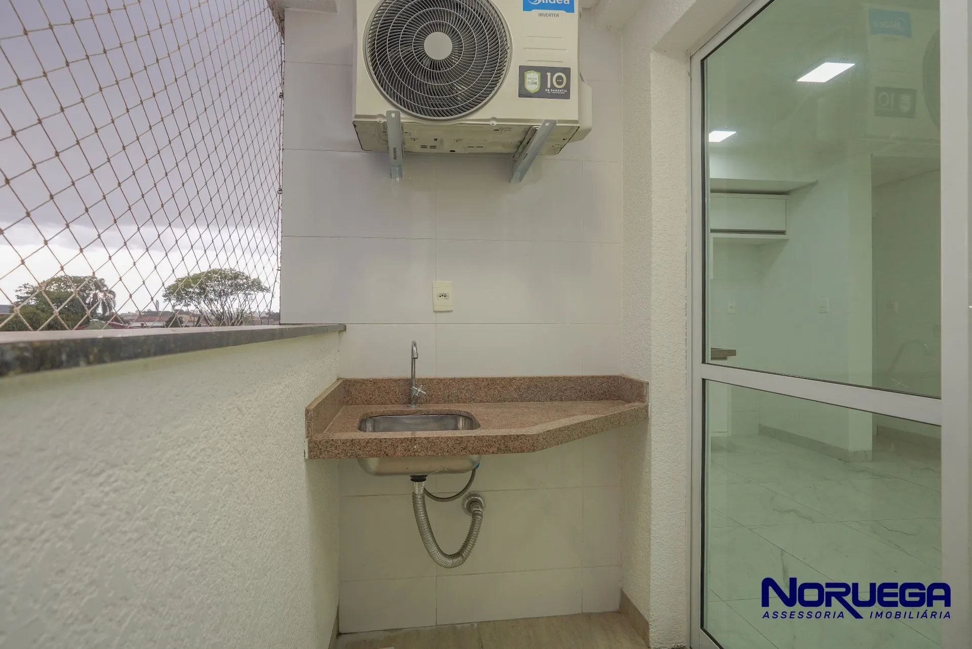 3-bedroom apartment, 1 with its own bathroom, 108 m² — photo 22