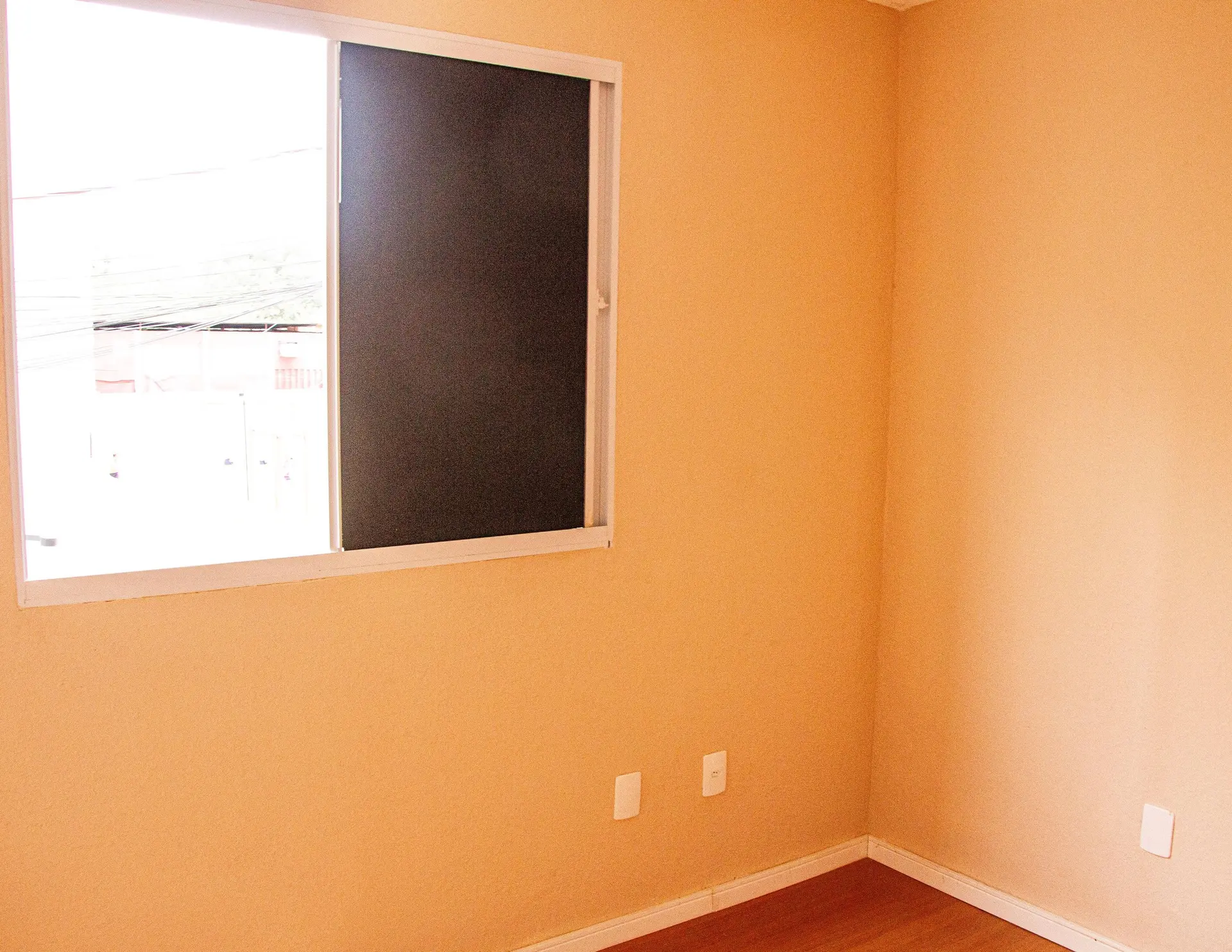 2-bedroom apartment with a glass shower enclosure — photo 14
