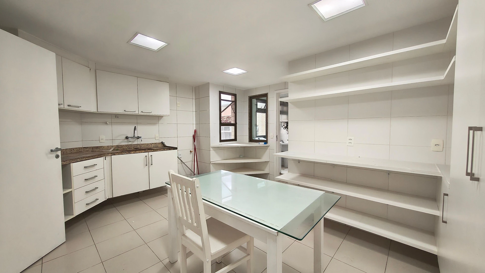 5-bedroom apartment with a washing machine in Rio de Janeiro — photo 24