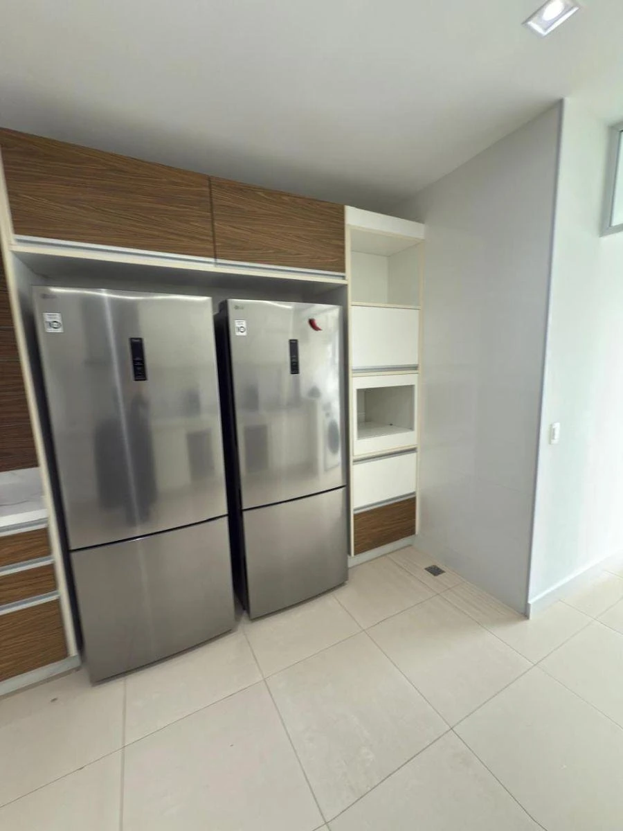 294 m² apartment with 4 suites and an open-plan kitchen — photo 17