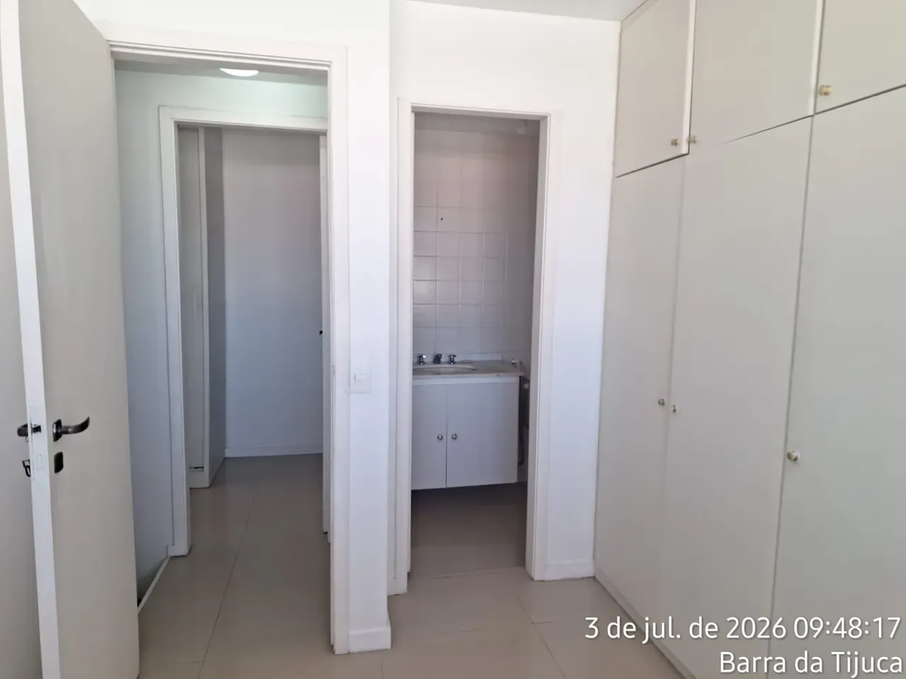 2-bedroom apartment in a building with a gym — photo 17