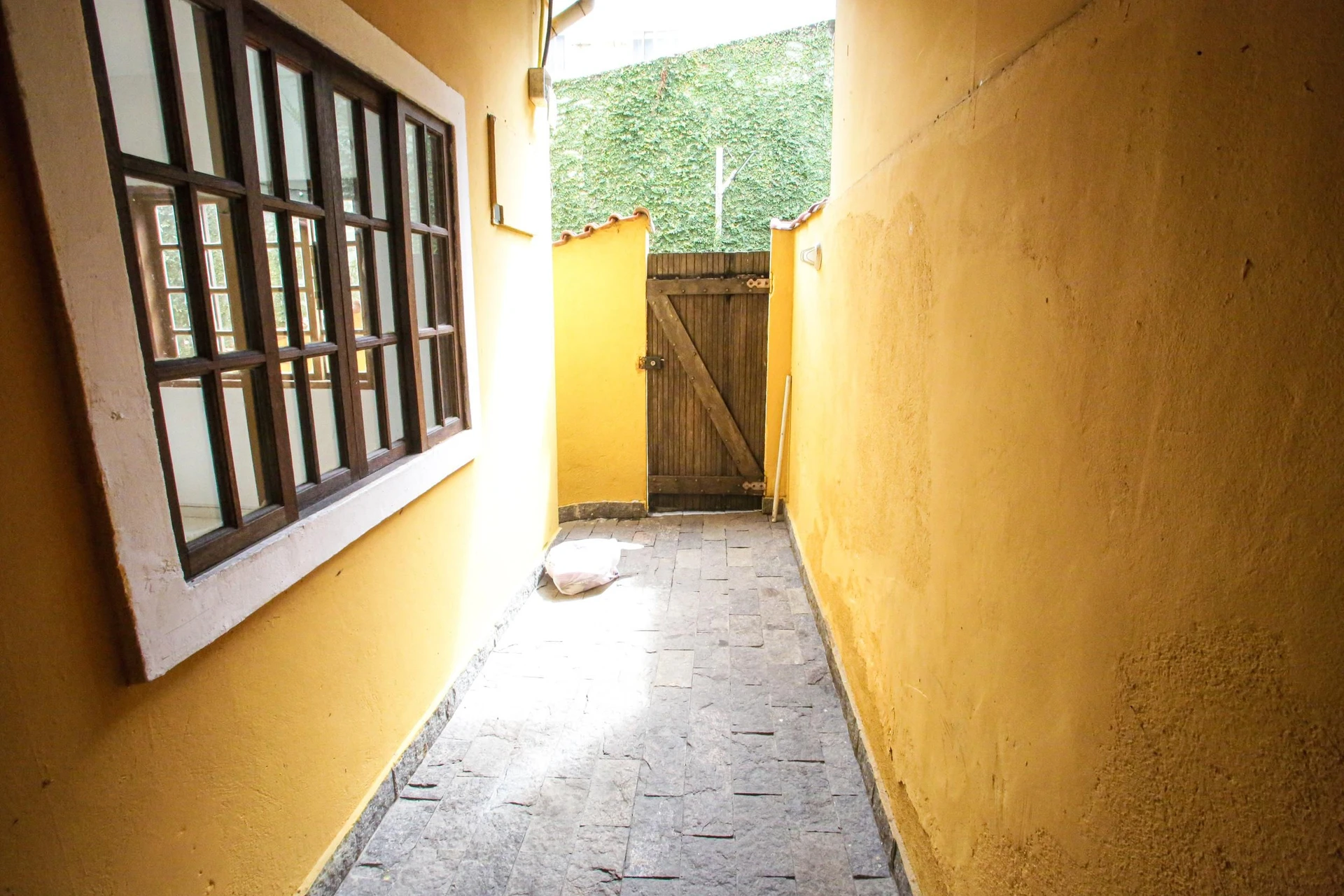 4-bedroom house with a bathtub in Rio de Janeiro — photo 58