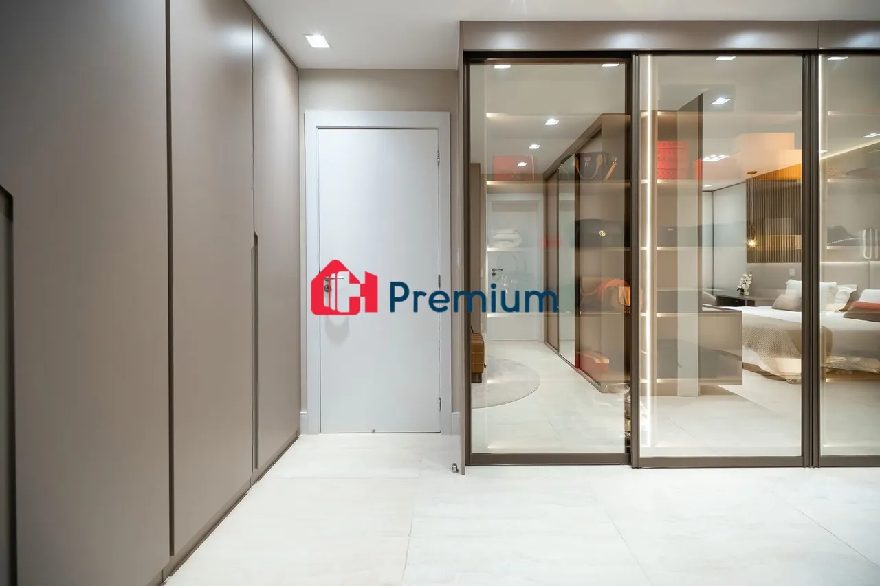 Apartamento mobiliado com 4 quartos e 5 banheiros — photo 17