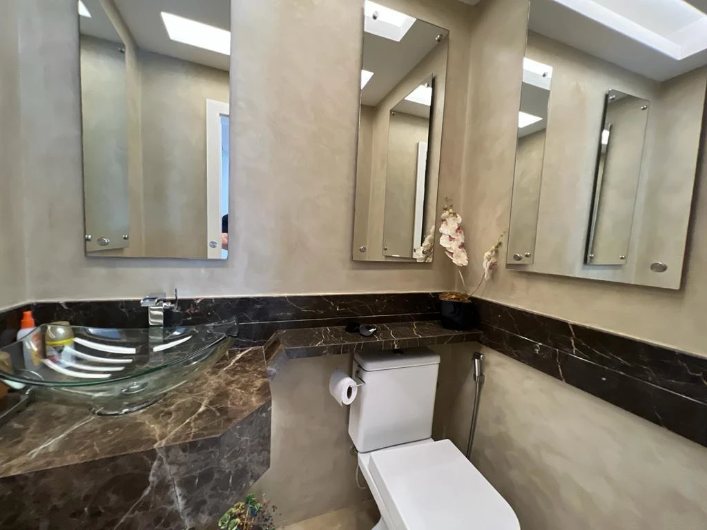 Furnished 700 m² house with 4 en-suites and 4 parking — photo 20