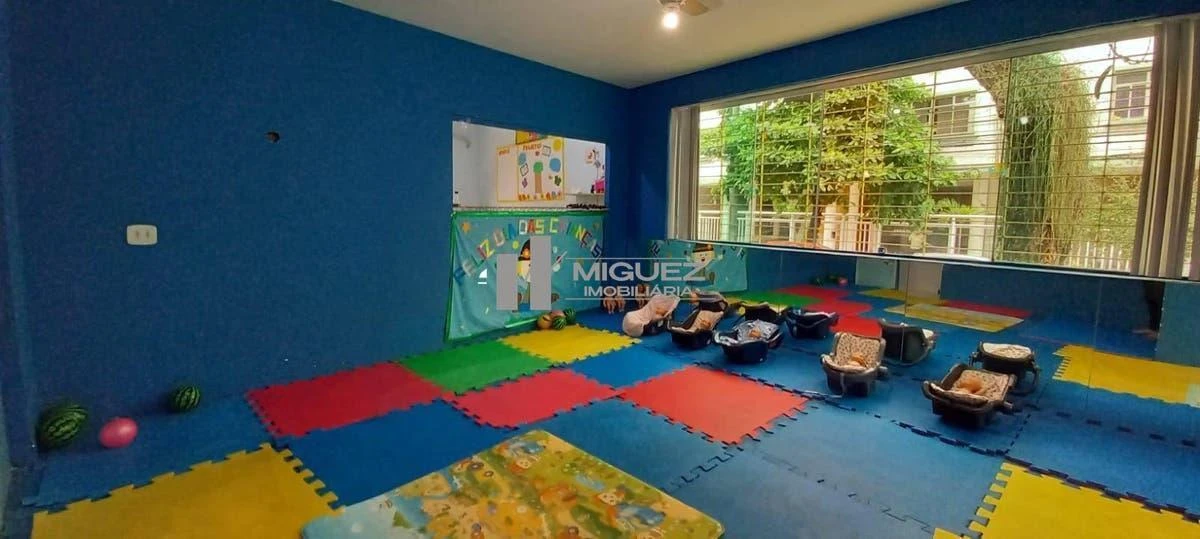 One-bedroom apartment in a building with a gym — photo 24