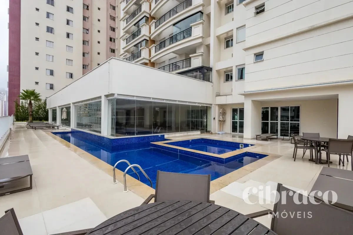 2-bedroom apartment with a grill on the balcony — photo 19