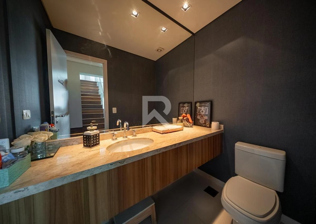 Балкон з грилем та 4 спальні: квартира 186 м² — photo 2