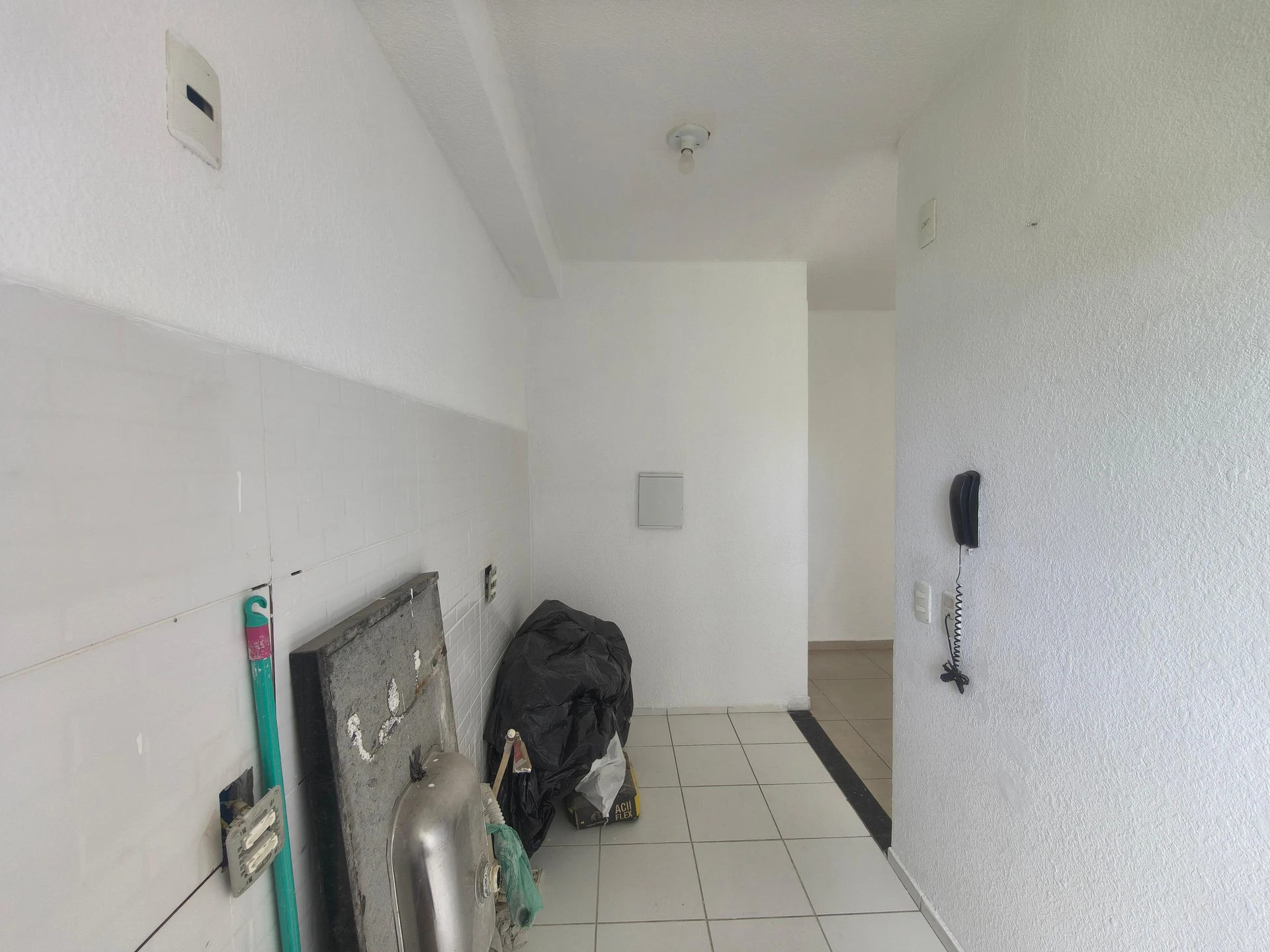 2-bedroom apartment with 1 parking space and 1 bath — photo 26