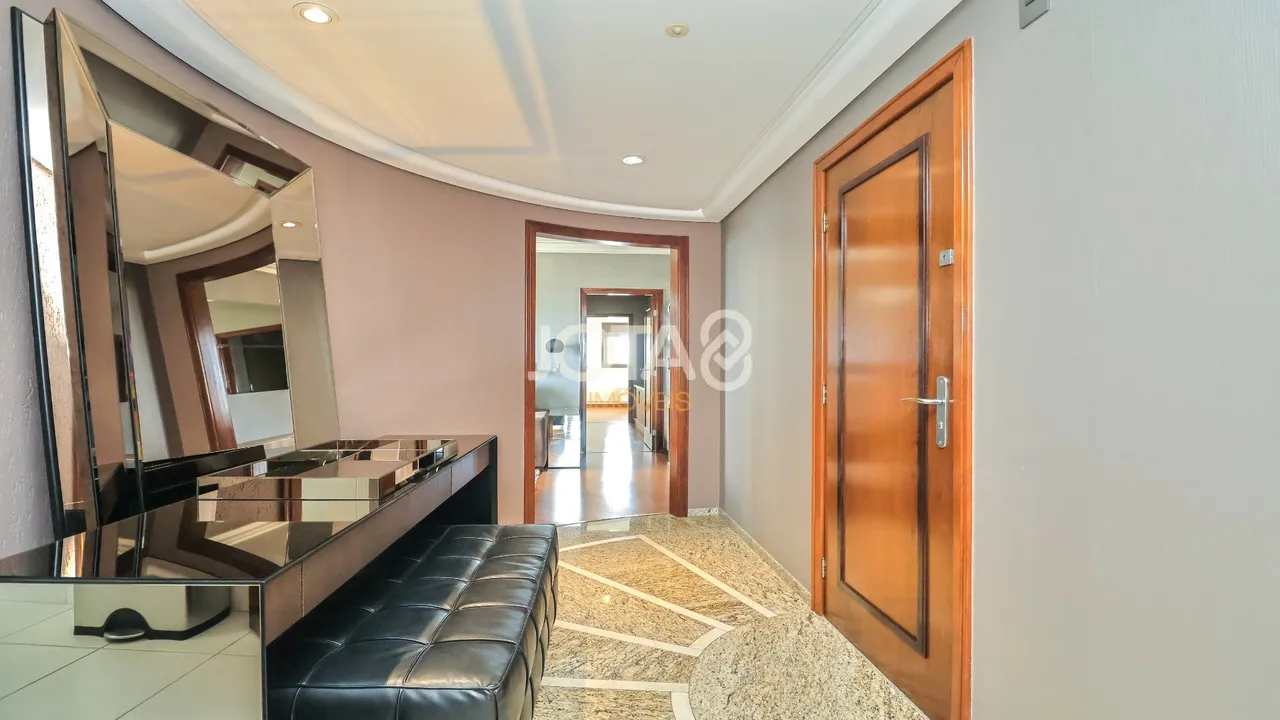 249 m² rental apartment with 3 bedrooms and a suite — photo 5