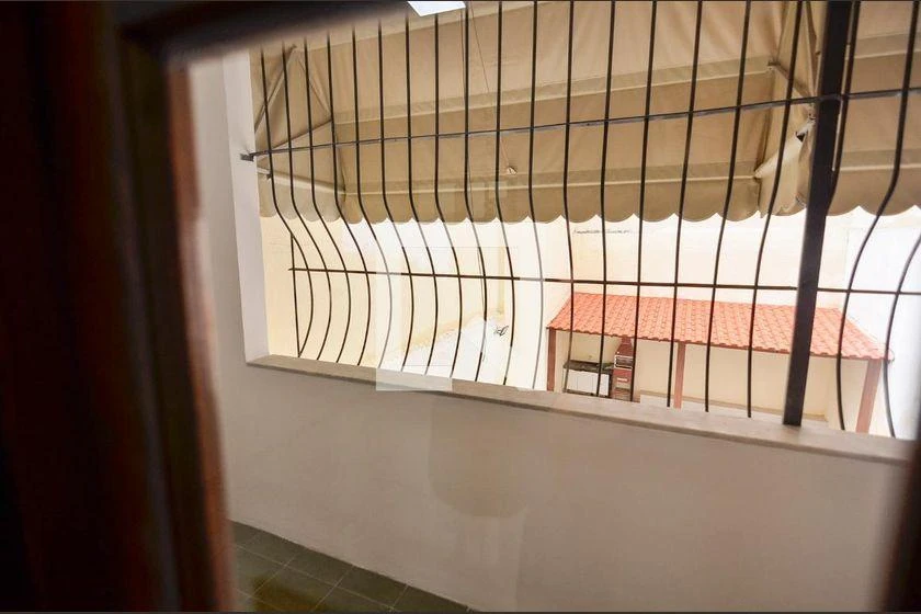 Оренда будинку без меблів: 4 спальні та 500 м² — photo 30