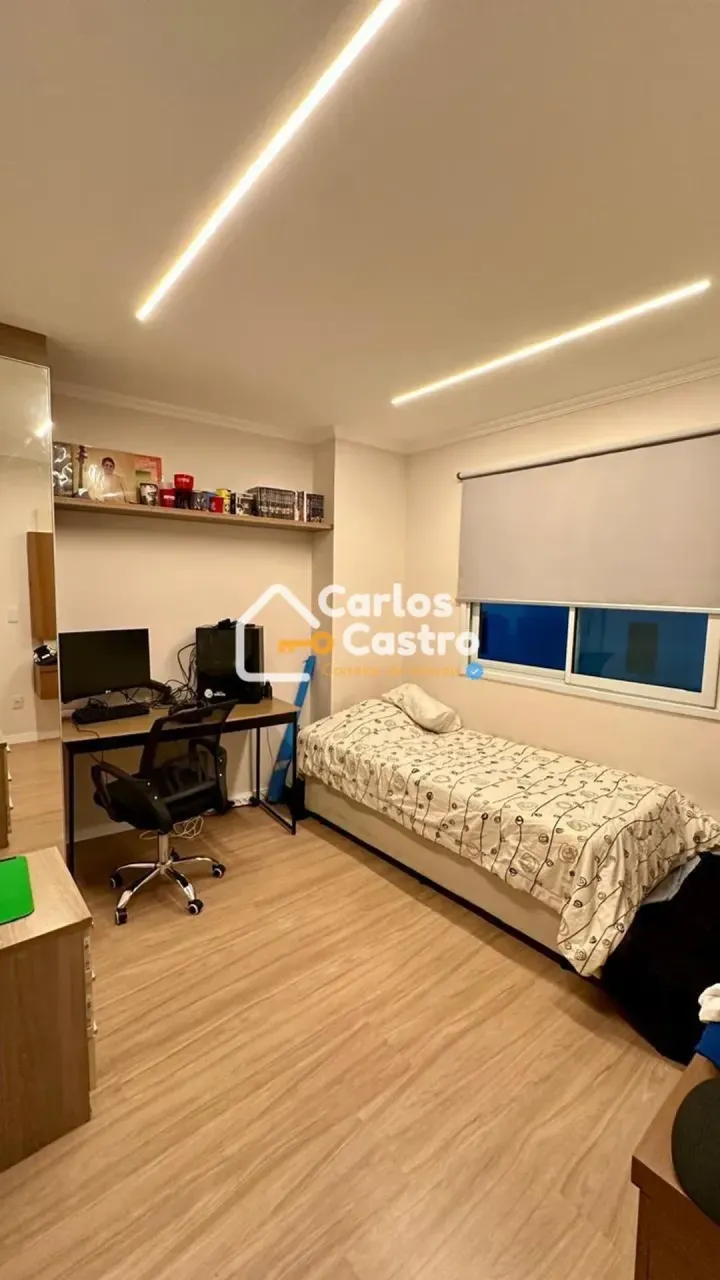 Furnished 4-bedroom apartment with an open-plan kitchen — photo 15