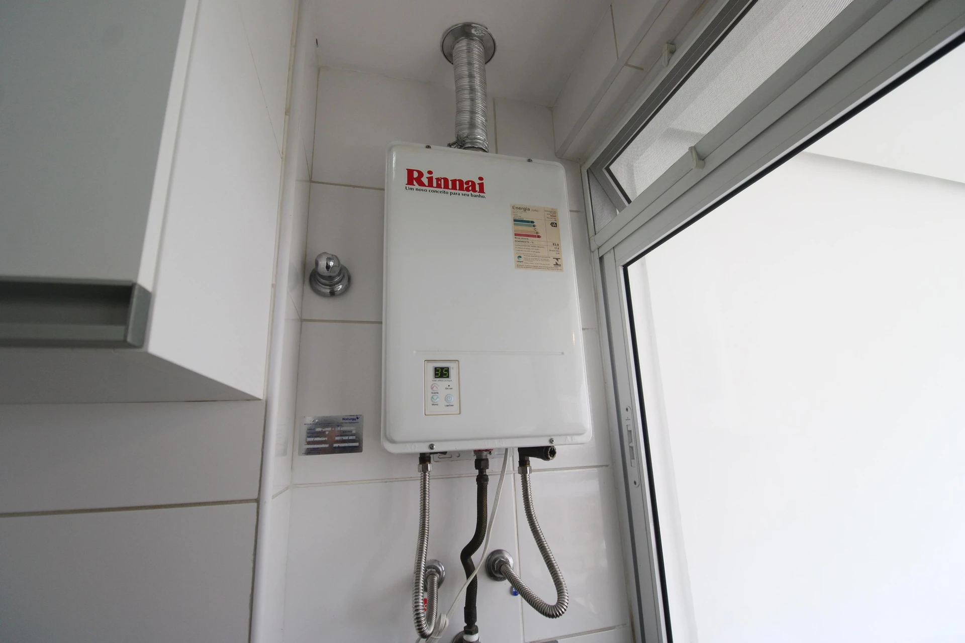 Apartment with 3 bedrooms and 2 bathrooms plus balcony — photo 28
