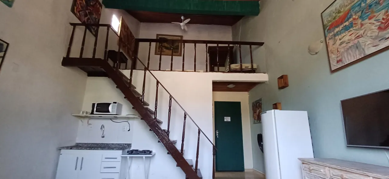 Furnished 1-bedroom loft with a real desk — photo 10