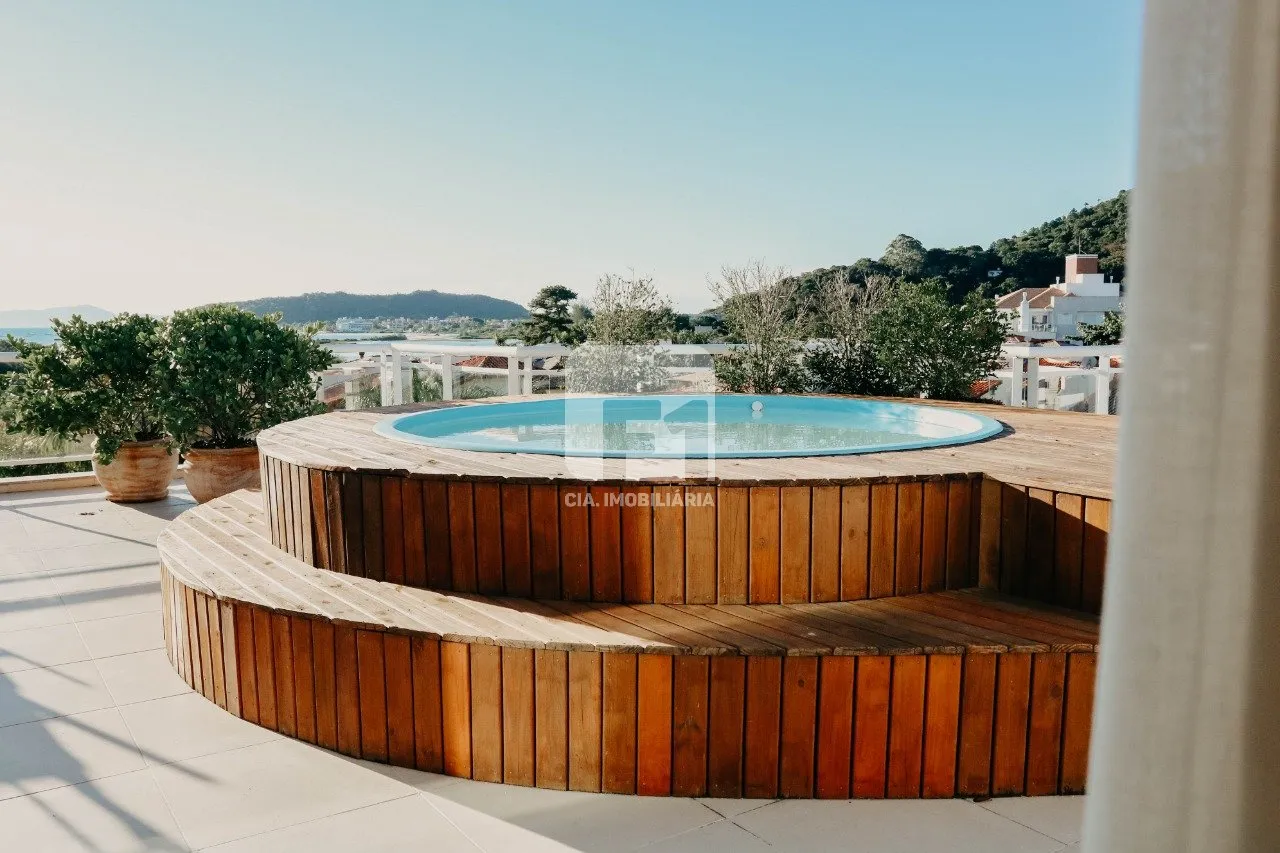3-bedroom apartment with a private pool in Florianópolis — photo 30