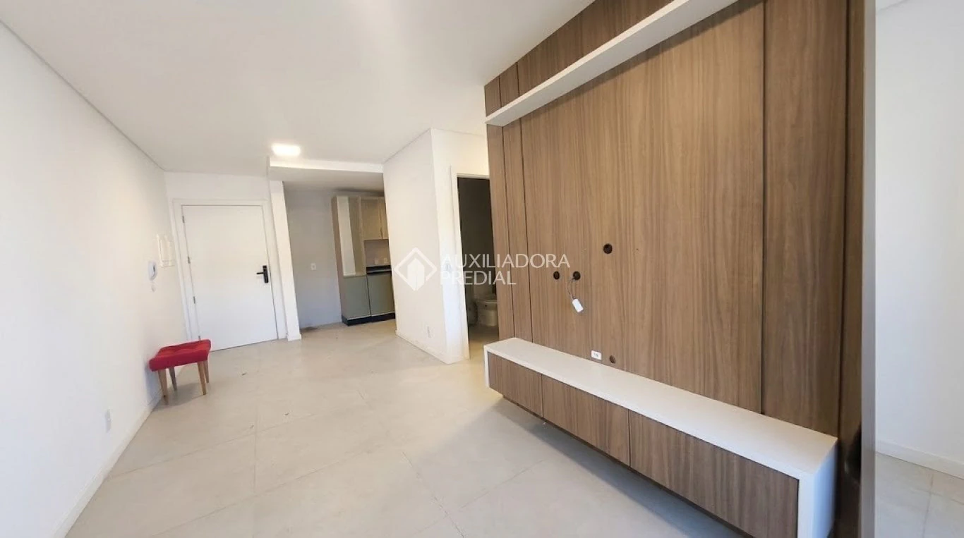 2-bedroom apartment with open kitchen and gas stove — photo 10